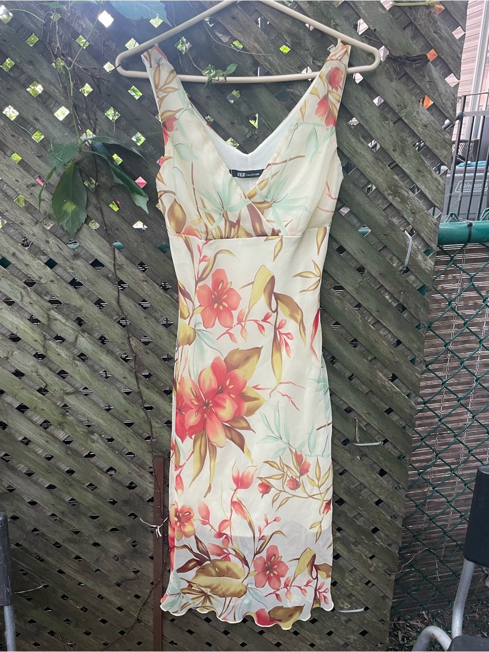 Sleeveless Floral Midi Dress in Cream and Coral
